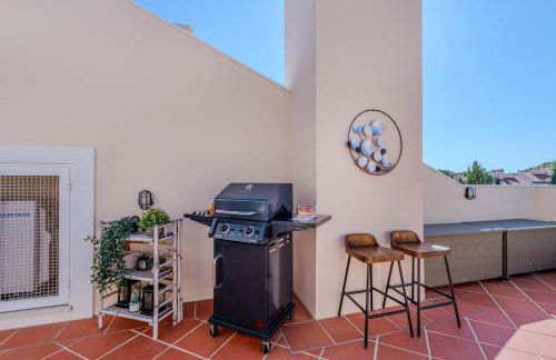 5 star Luxury Palmview apartment with large terrace and communal pool - Foto 29