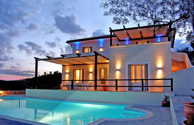 Alonissos 4-bedroom Large Villa With Private Pool - Foto 1