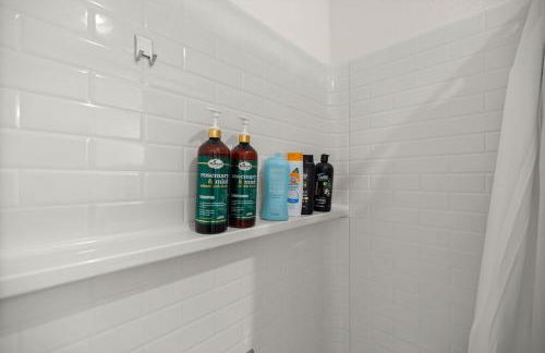 Cozy 2BR in The Villages With BBQ and 4 Seaters Golfcart King Bed - Foto 3