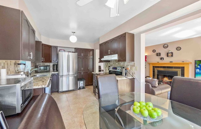 Spacious Family Home Close To Downtown With King Bed Num1 - Photo 5