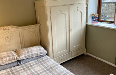 Calderside Cottage (2 BDR Central Hebden Bridge) - Photo 9