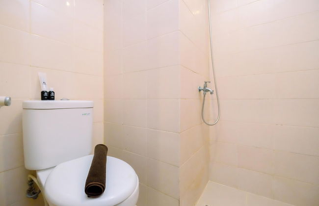 Comfort And Homey 2Br At Titanium Square Apartment - Photo 10