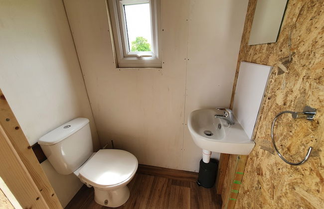 Double Decker Bus on an Alpaca Farm Sleeps 8 - Foto 13