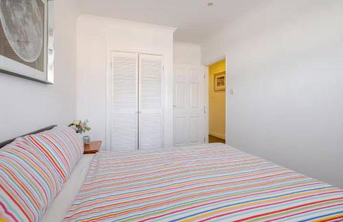 Spacious 2BDR Apartment, WIFI+ Great TV - Foto 16