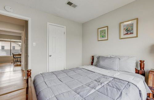 Lake-View Townhome with Pool Access in Houston Area! - Foto 19