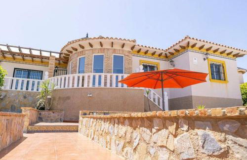 Casa Lilly-Rose, a beautiful 3 bedroom detached villa a short walk to the Villamartin Plaza & Golf course - Foto 10