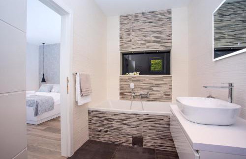 Villa Zora -luxurious villa with heated pool, sauna, 4 bedrooms, 10 persons max - Photo 17