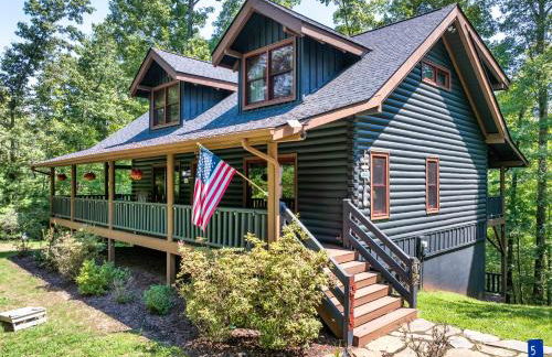 The Holiday Cabin at Lake Lure - Photo 1