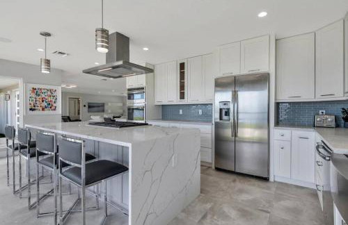 Intercostal Front Singer Island Pool Home - Photo 12