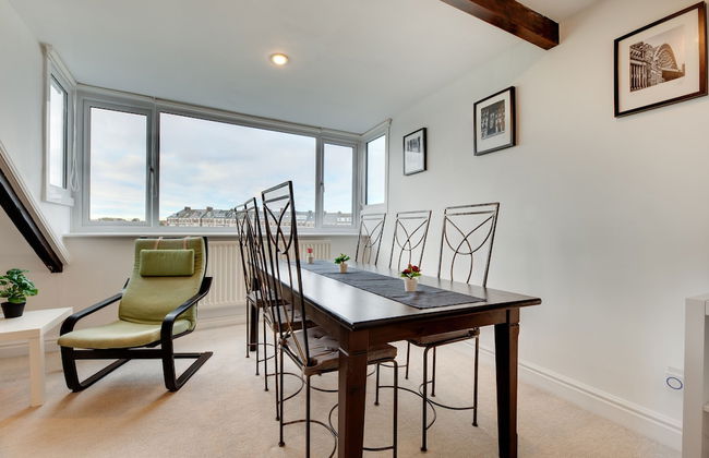 Percy Apartments - By Week2Week - Photo 15