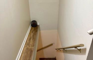 Cozy Cabin Vibe in the City - Foto 26