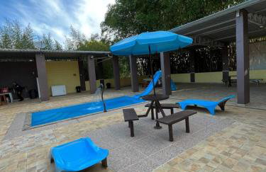 Chácara charmosa com piscina, campo de futebol - Photo 11