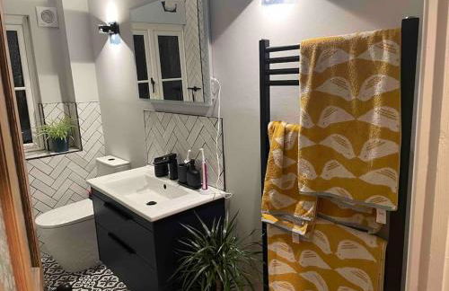 Beautiful family home with hot tub - Foto 35