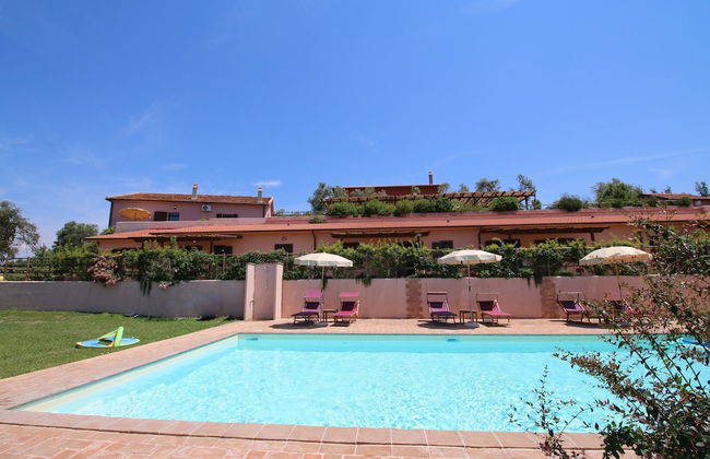 Enticing Farmhouse in Montalto di Castro near Sea - Foto 1