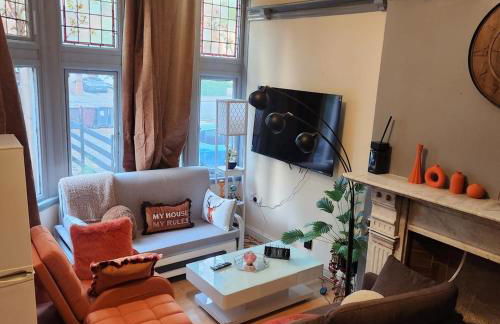 Glams Victoria apartment - Photo 16