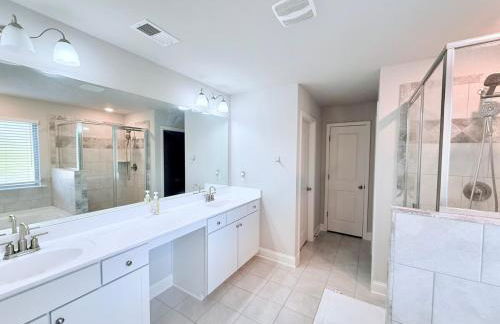 Luxury 5 Bedroom 4 bath open kitchen living room - Foto 50