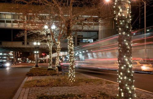 Charming 2BR Getaway with Modern Comforts - Foto 38