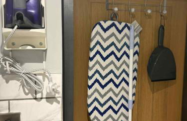 Wonky 2 A Cosy Hideaway in the Heart of Cheshire - Photo 3