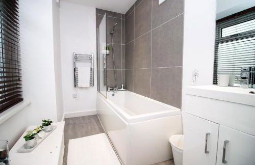 Coastal penarth dream! Close to Cardiff superb location near bars and restaurants! Dog friendly and welcome breakfast pack! - Foto 27