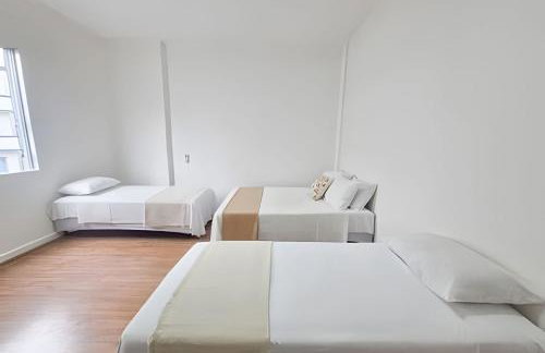 Varanda ensolarada a alguns passos do mar - Foto 17