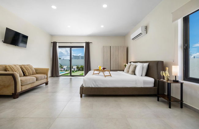 Brand NEW 3BR w Private Pool Walk to Palm Beach - Photo 14