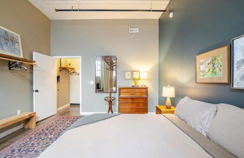 Modern City Loft Downtown Lynchburg VA LYH HUGE - Foto 34