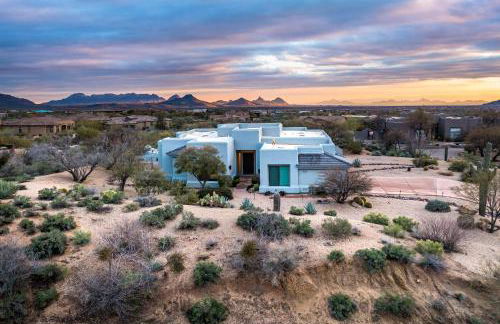 Mountain views swimming a private escape at Sonoran Serenity - Foto 38