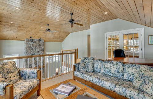 Beach and Mtn Views! Lakefront Moultonborough Home - Foto 31