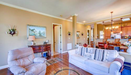 West Union Townhome with Patio and Lake View - Foto 5