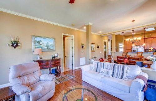 West Union Townhome with Patio and Lake View - Foto 5