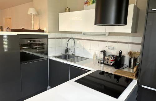 Appart Lumineux 2ch proche Près d'Arènes avec wifi tv et patio - Foto 8