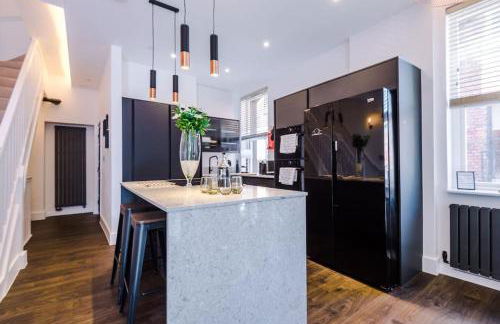 Incredible 3Bed Townhouse, Rooftop Patio, Sleeps 6 - Foto 4