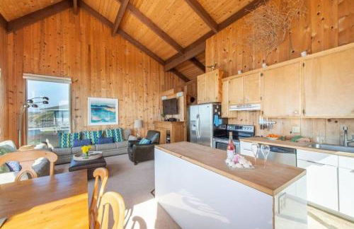 Breaking Waves! On the Bluff! AMAZING VIEWS!! BBQ! Fast WiFi! Walk to Beach!!! - Foto 17