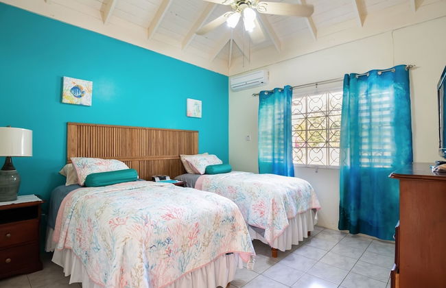Yancey Largo Villa Perfect Jamaica Ironshore Getaway w Private Pool and Onsite Staff Services by RedAwning - Photo 10
