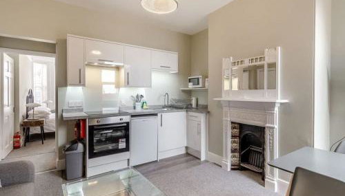 Coastal Apartment 2 Minutes from the Beach & Town Centre - Foto 3