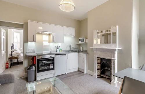 Coastal Apartment 2 Minutes from the Beach & Town Centre - Foto 3