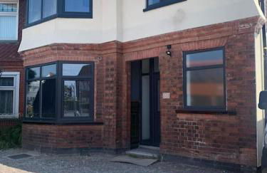 Newly refurbished studio, great location 8 studios - Photo 41