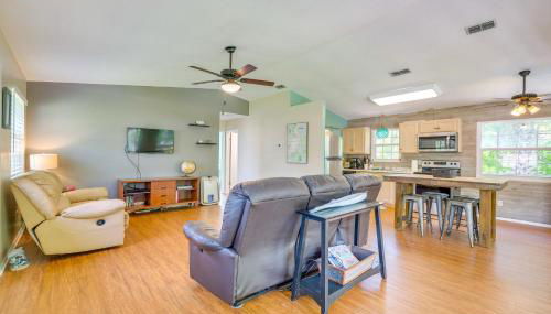 Relax Fireside Riverfront Inglis Duplex with Dock - Foto 5