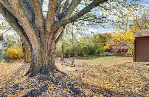 Game Room and Fire Pit West Mifflin Home! - Foto 32