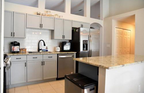 Artisan's Retreat - Poolside Paradise Near Disney - Foto 27