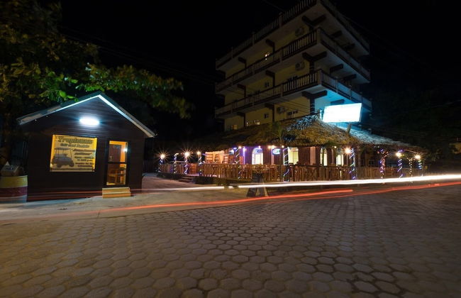 Tropicana Condominiums - Foto 33