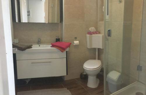 ASTRA-Ferienhaus mit großer Dachterrasse und Top-Ausstattung in NAS - Foto 17