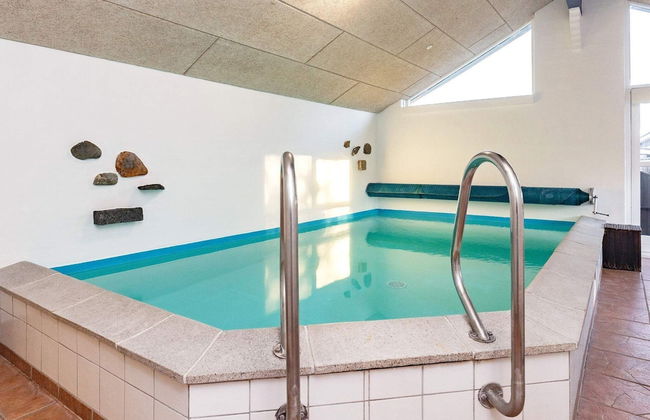 8 Person Holiday Home in Hals - Photo 11