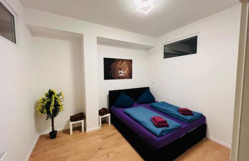 Big Apartment l 18 Beds l Free Parking l WiFi l - Photo 3