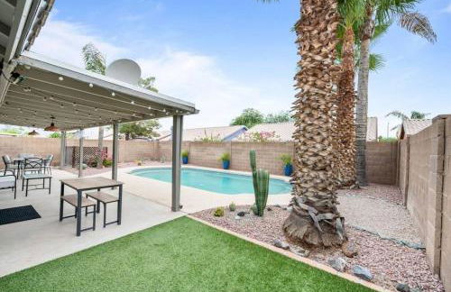 Sunkissed Private Pool 3BR Oasis w Outdoor Lounge - Foto 47