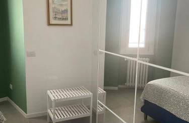 HOME SUITE HOME with FREE PARKING GARAGE - CON PARCHEGGIO INCLUSO nuovo con 2 camere da letto e due bagni - new apartament with 2 bdrooms 2 bathrooms- jellow SUBWAY METRO gialla Porta Romana 3 stops to Duomo - Foto 19