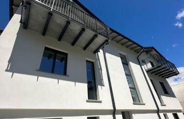 Top floor design apt, 3bd, 2bt! - Photo 7