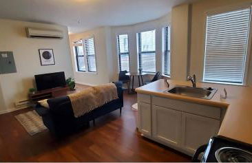 Perfect 1BR In Prime Location & View of Stadiums - Photo 5