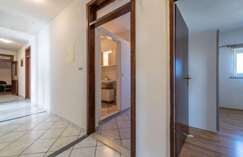 Villa Marić, a charming villa with a beautiful poolside - Foto 6