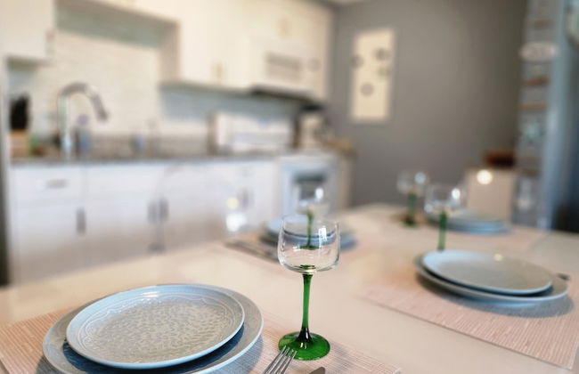 NEW Stunning Beachfront Condo at the Coral Beach - Foto 15